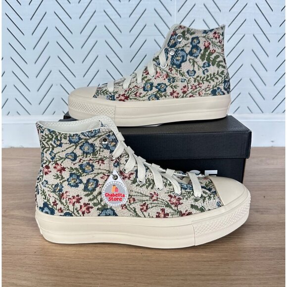 Converse Shoes - ✨Converse Chuck Taylor Lift Platform 9.5 Women Sneakers Flowers Tapestry A11992C